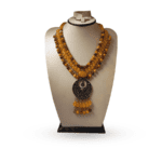 قلادة العقيق والعنبر