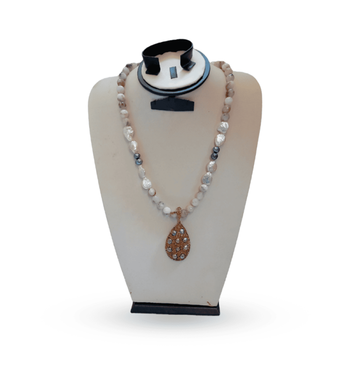 Agate and Pearl Necklace