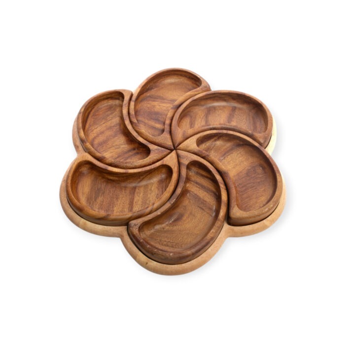 Flower-shaped wooden tray with snack compartments