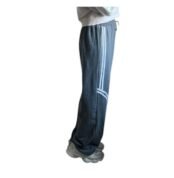 Relaxed fit pants with trendy side stripes