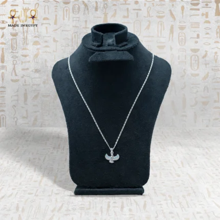 عناق الفرعون