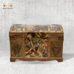 صندوق الحكايات الذهبية