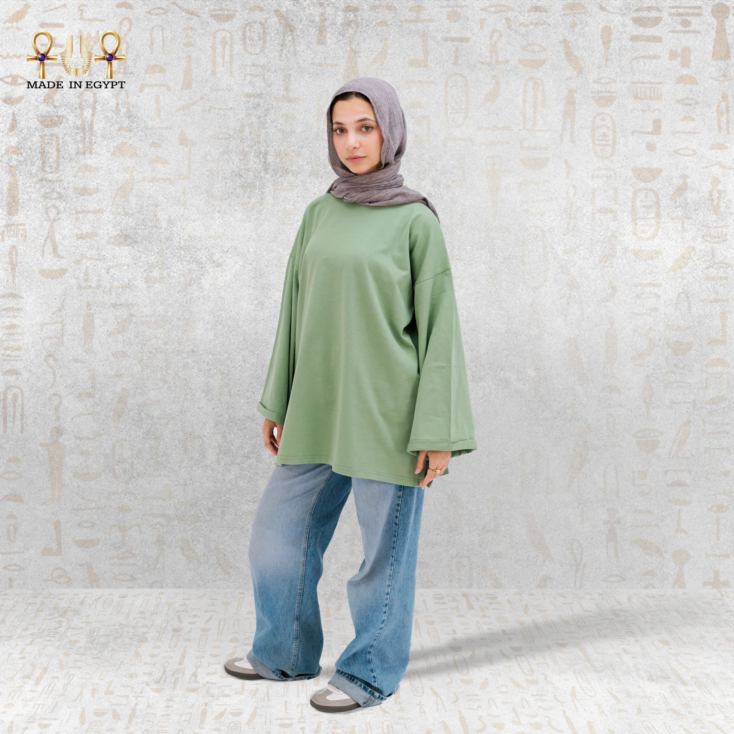 @1V Essential Oversized Tee