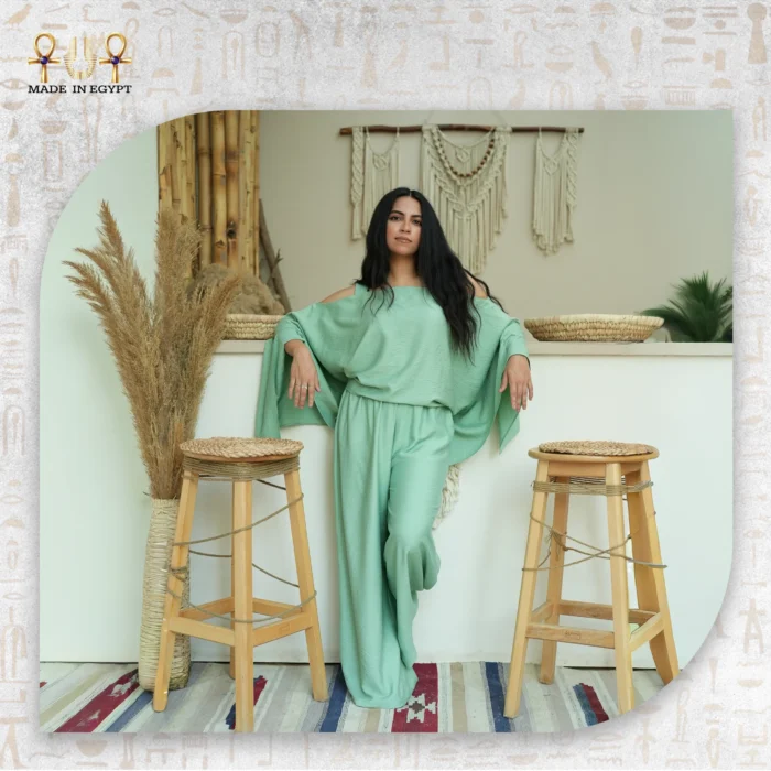 ⁦مجموعة قطع نسائية باللون الأخضر النعناعي⁩ - الصورة ⁦2⁩