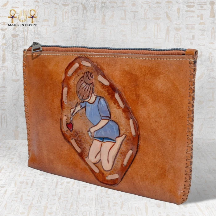 Heritage Leather Pouch - Image 2
