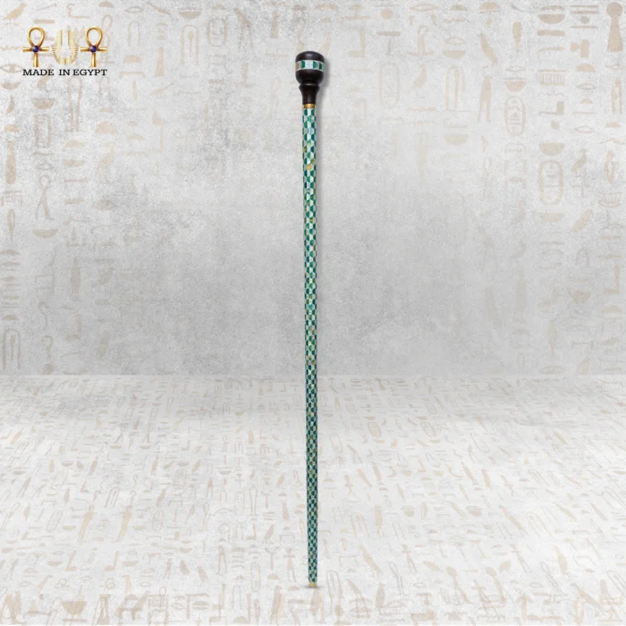 ⁦عكاز مطعّم بالصدف اليدوي⁩ - الصورة ⁦4⁩