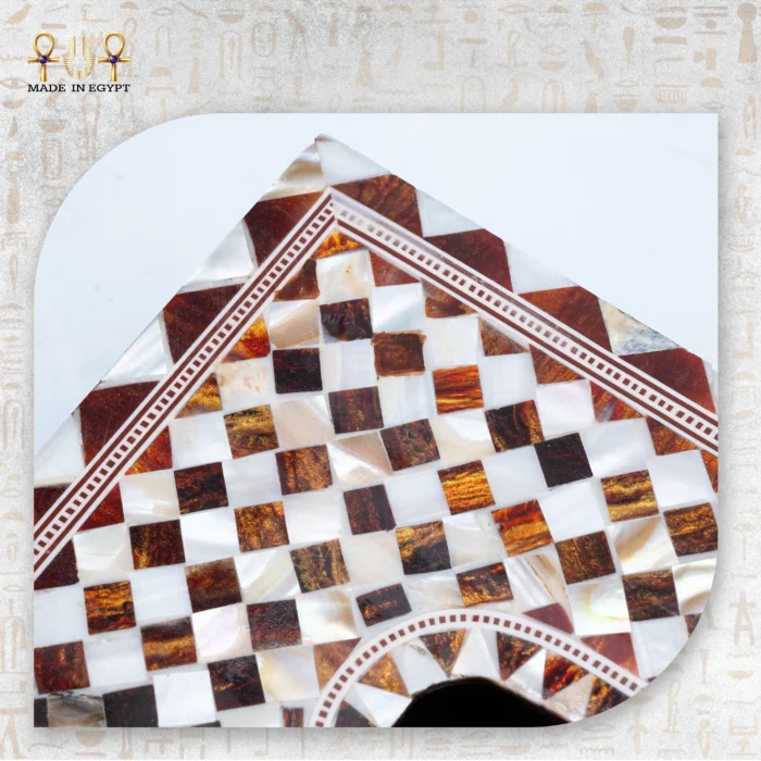 ⁦علبة مناديل مطعّمة بالصدف⁩ - الصورة ⁦7⁩