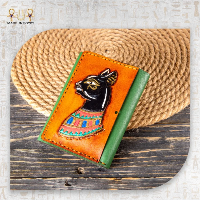 ⁦محفظة جلد باستت⁩ - الصورة ⁦1⁩