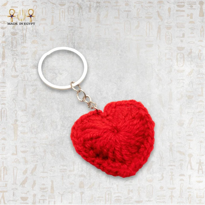 ⁦ميدالية قلب كروشية يدويّة⁩ - الصورة ⁦1⁩