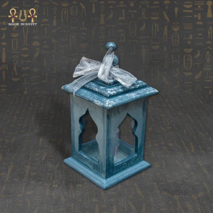 ⁦فانوس خشب ديكور صغير – أزرق بترولي⁩ - الصورة ⁦1⁩