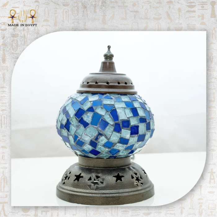 ⁦مصباح الأزرق اللامع⁩ - الصورة ⁦1⁩