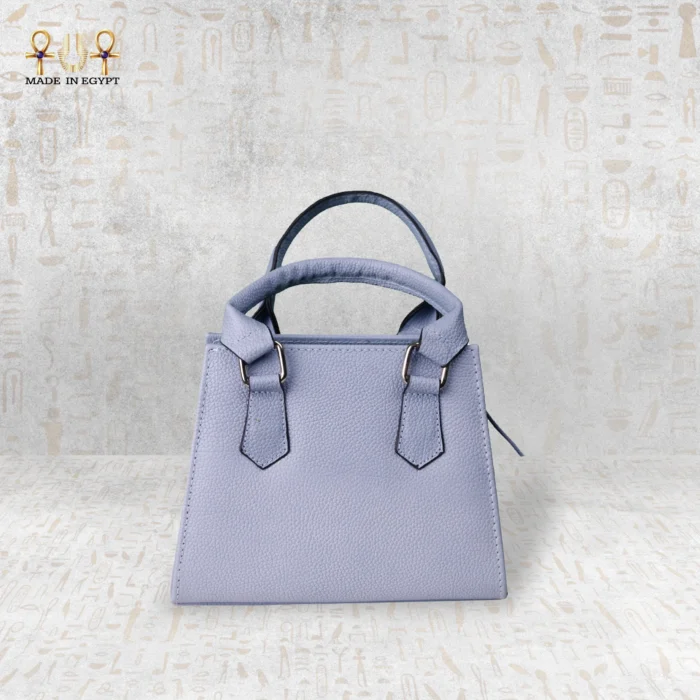 ⁦جوليا⁩ - الصورة ⁦1⁩