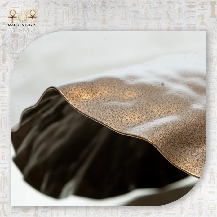 ⁦طبق فراشة نحاسي مطروق⁩ - الصورة ⁦3⁩