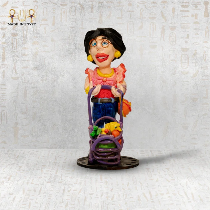 ⁦مجسم المرأة المتسوقة⁩ - الصورة ⁦1⁩