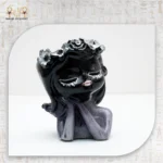 ⁦حامل مجوهرات بتصميم فتاة أنيقة باللون الأسود⁩ - الصورة ⁦3⁩