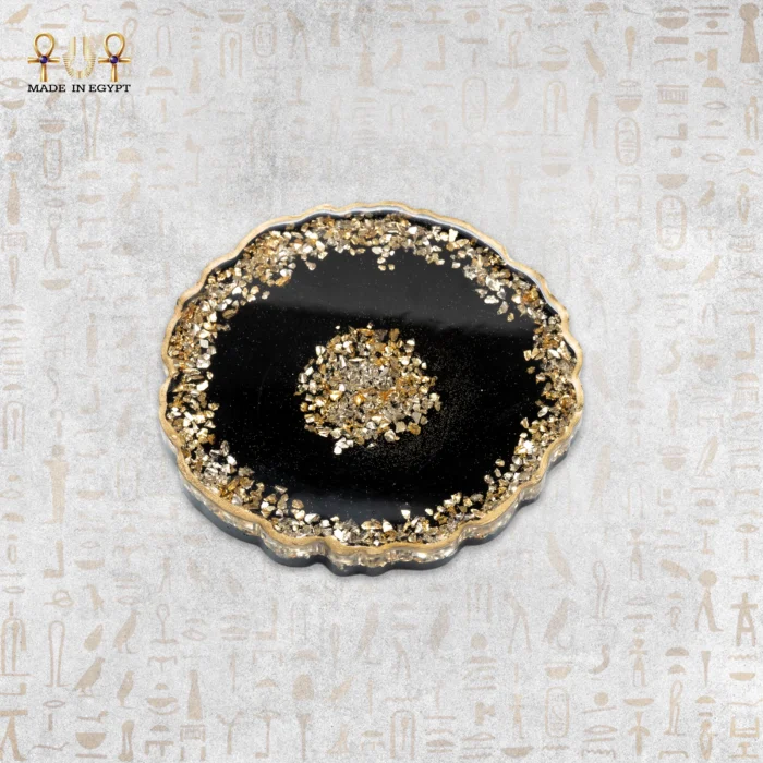 ⁦كوستر ريزن أسود بلمسات ذهبية⁩ - الصورة ⁦3⁩