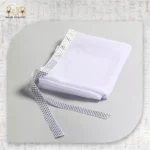 طرحة اللؤلؤ الأبيض بلمسة رباط أنيق