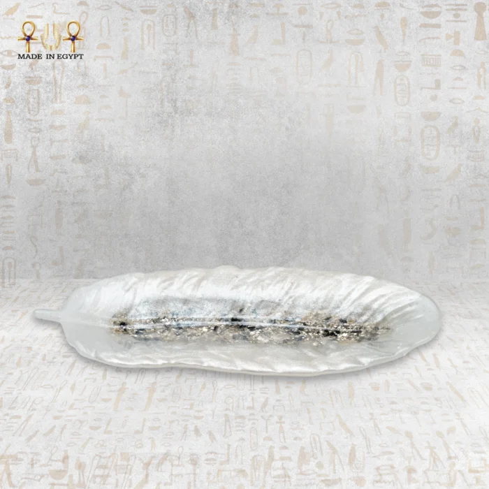 ⁦طبق الريشة اللؤلؤية الفاخر⁩ - الصورة ⁦3⁩