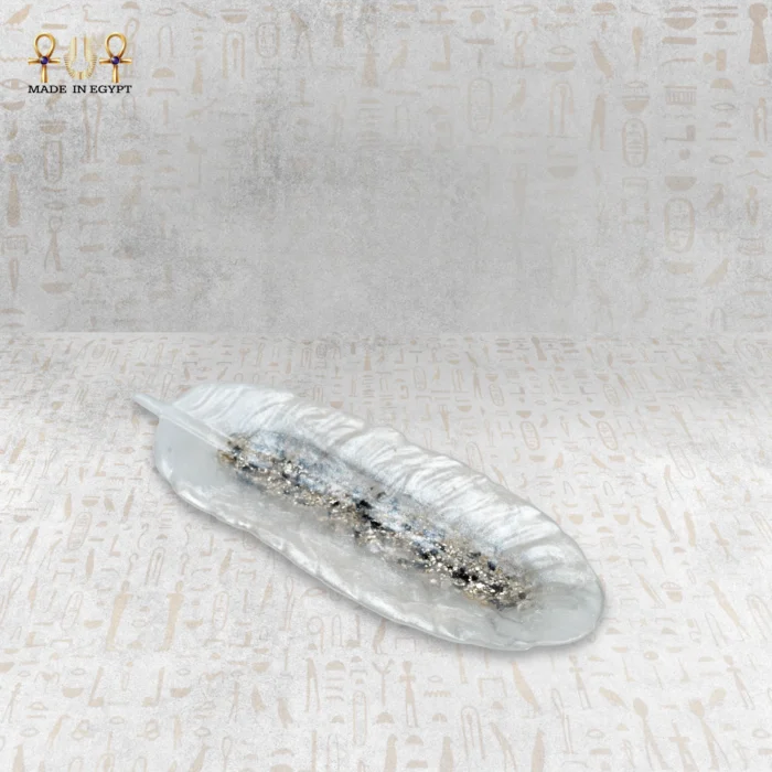 ⁦طبق الريشة اللؤلؤية الفاخر⁩ - الصورة ⁦2⁩