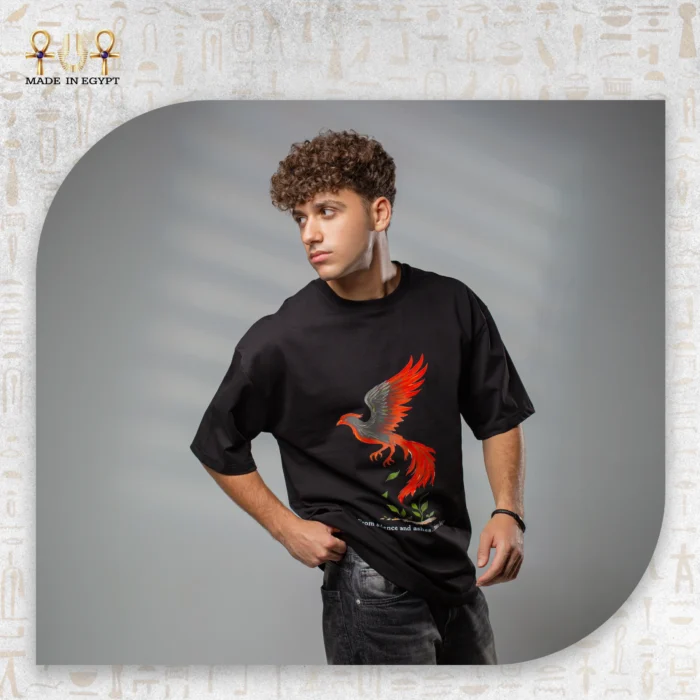 ⁦تيشيرت أوفر سايز بطبعة طائر الفينيق⁩ - الصورة ⁦5⁩