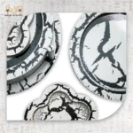 ⁦Black Marble Effect Round and Flower Coaster Set⁩ - الصورة ⁦2⁩