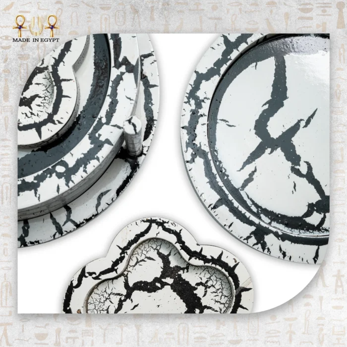 ⁦Black Marble Effect Round and Flower Coaster Set⁩ - الصورة ⁦2⁩