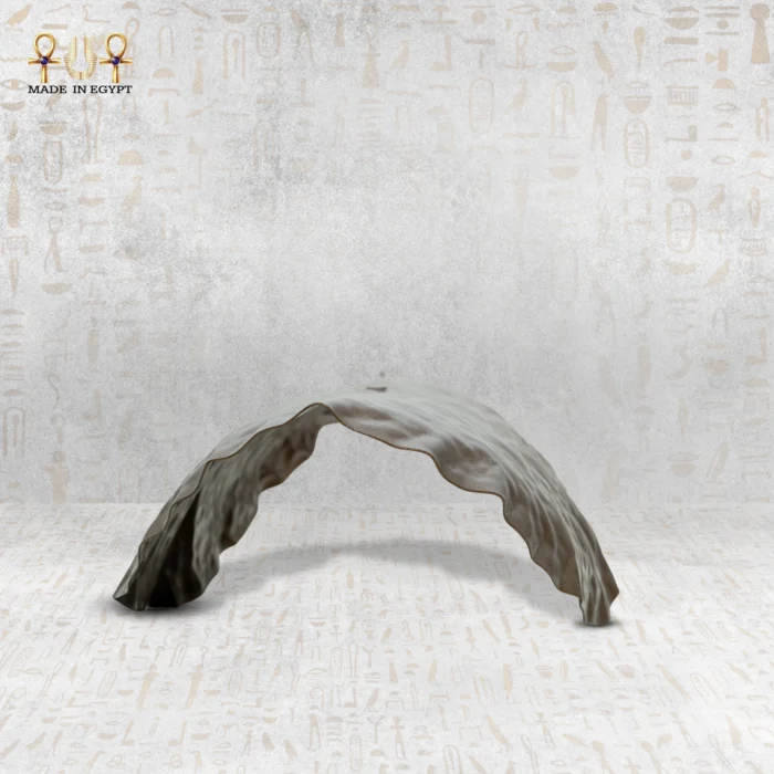 ⁦طبق ديكور معدني مموج بتصميم فني فاخر⁩ - الصورة ⁦2⁩